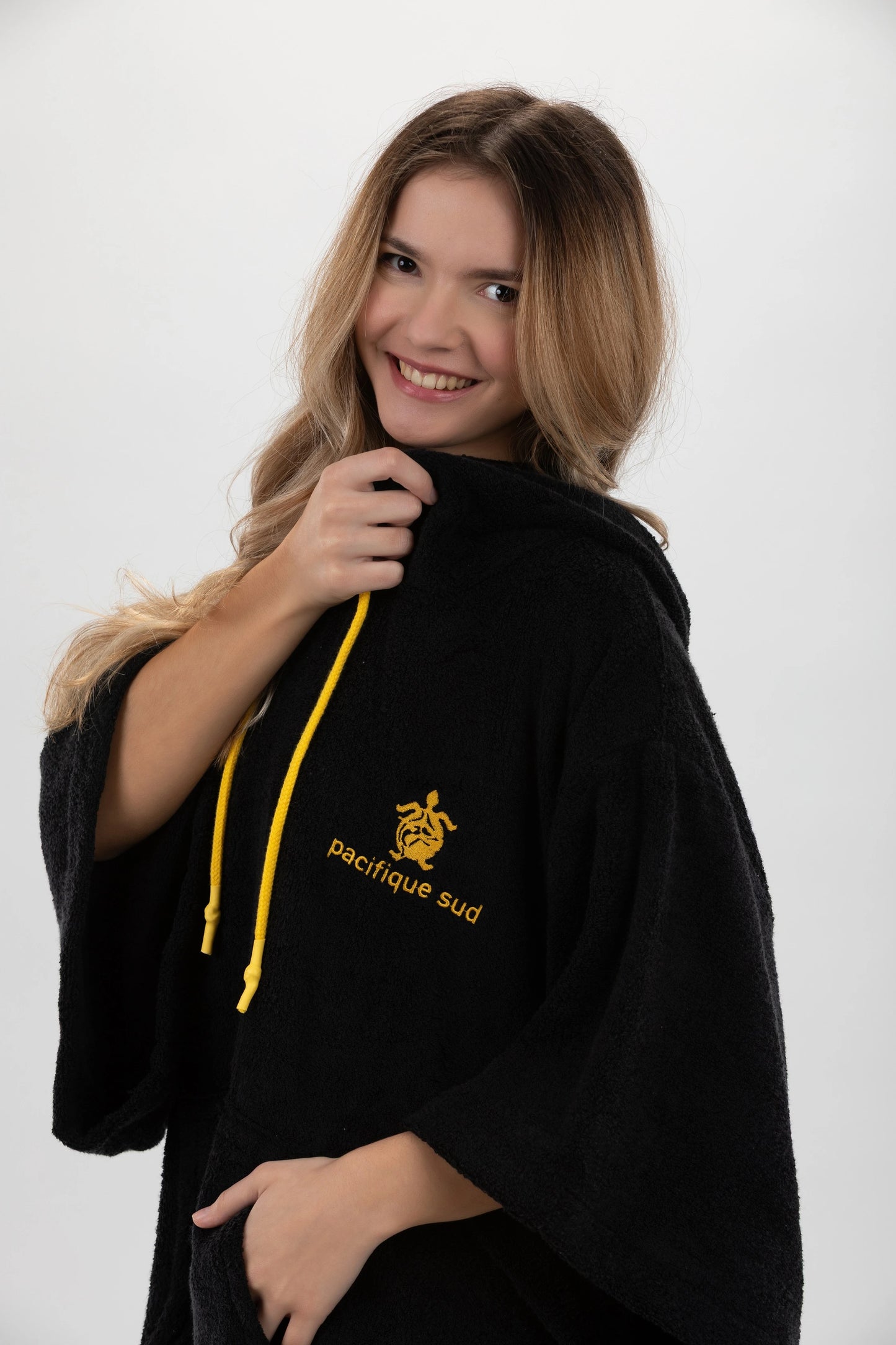 Poncho Surf Schwarz - Einheitsgröße - Tencel - Mit Ärmeln
