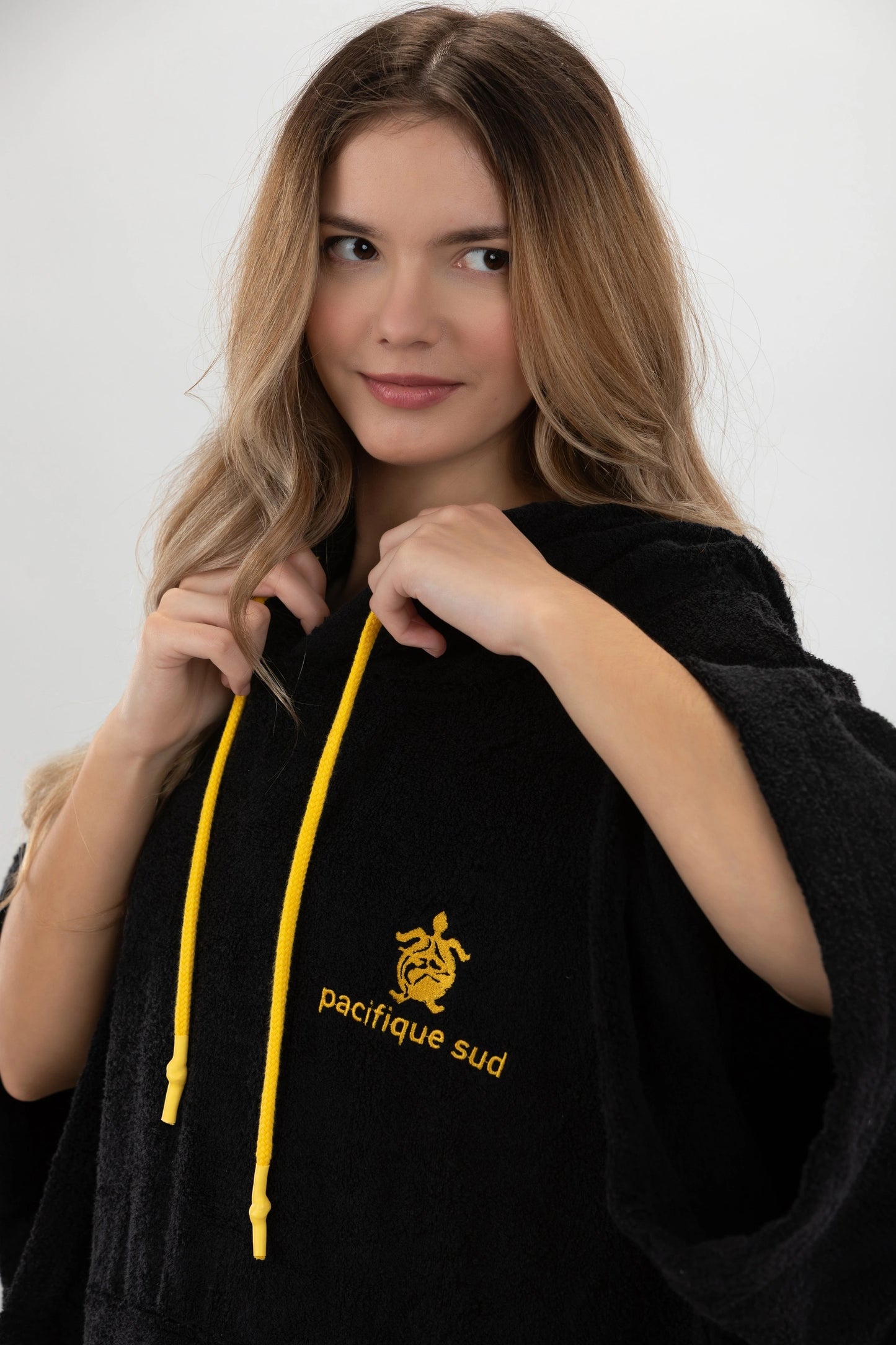 Poncho Surf Schwarz - Einheitsgröße - Tencel - Mit Ärmeln