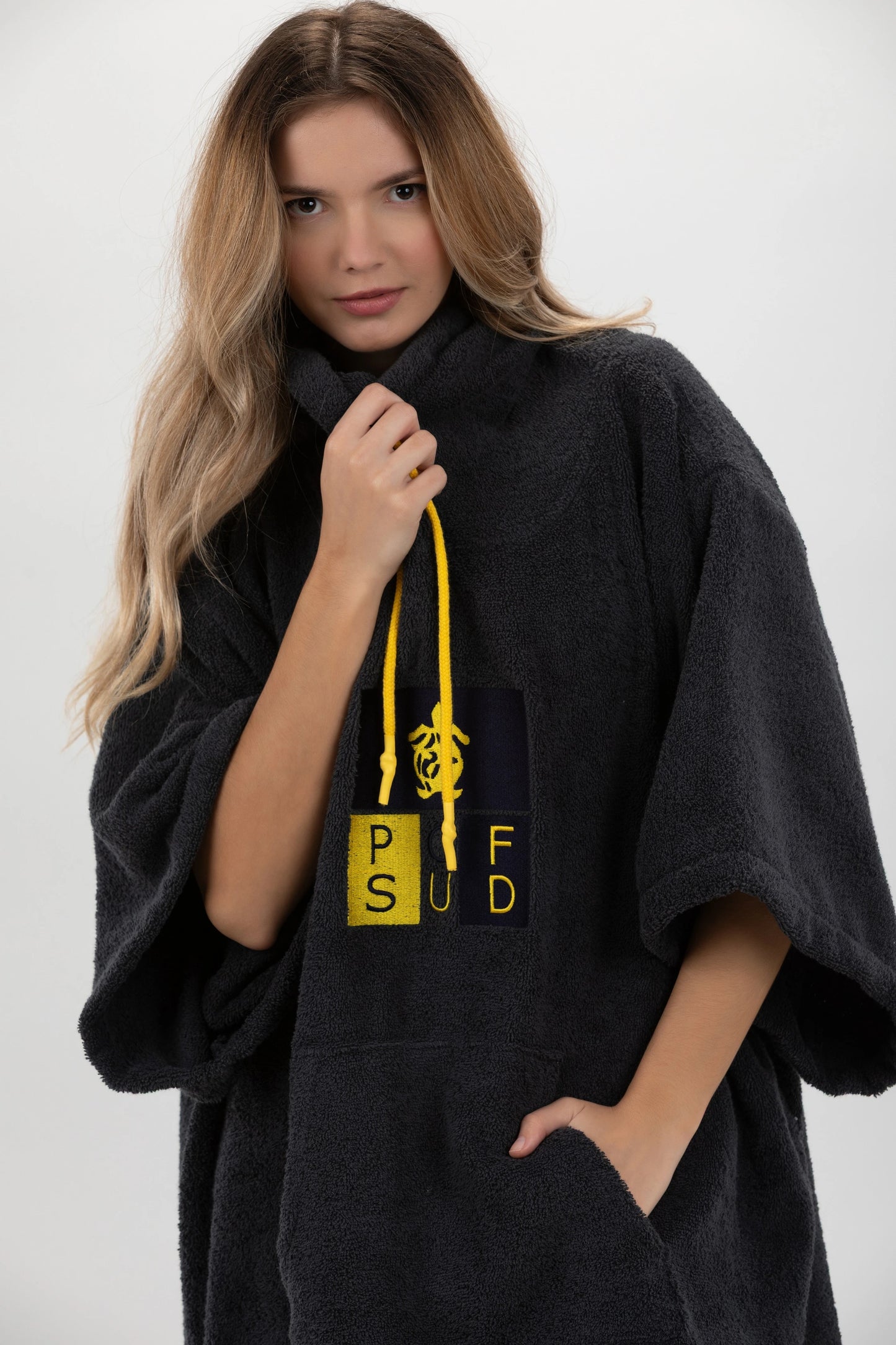 Surf Poncho Ciemnoszary - Rozmiar uniwersalny - Bawełna - z rękawami